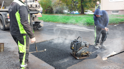 Začala podzimní etapa oprav komunikací ve městě