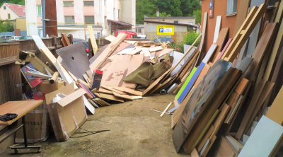 PŘEHLED KONTAKTŮ: Na koho se mohou lidé obracet kvůli bleskovým záplavám