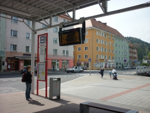 Inteligentní zastávka na Tyršově ulici se osvědčila, dopravní podnik nainstaluje další