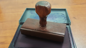 Ověřování podpisů v terénu magistrát ruší do odvolání