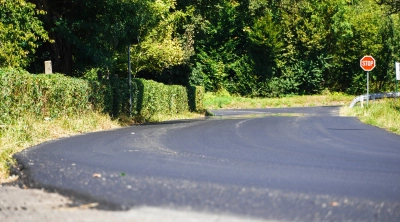 FOTO: Letní opravy komunikací pokračují