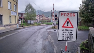 Tři víkendové dny bude uzavřena část komunikace v úseku od ul. Ústecká po viadukt