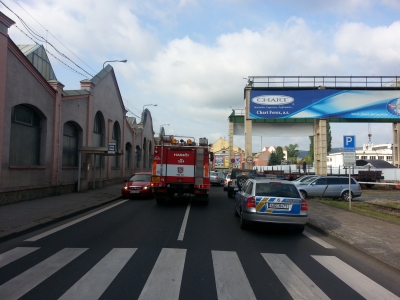 Ústecká ulice je uzavřená [aktualizace: ulice je již průjezdná]