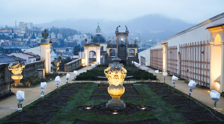 AKTUALIZOVÁNO: Růžová zahrada je po rekonstrukci, na den se otevře veřejnosti