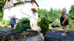 Úřad práce nabízí mimořádnou finanční pomoc lidem, které postihly záplavy