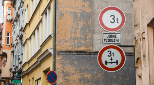 Omezení průjezdu v Bezručově ulici