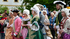 První víkend slavností: pochodňový průvod i historické trhy
