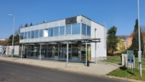 Od pondělí 20. dubna se opět nastupuje do autobusů předními dveřmi