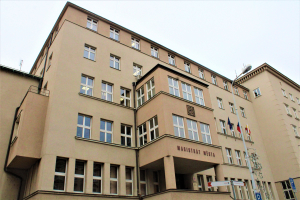 Upozornění: Magistrátní pokladny v pátek do 13 hodin