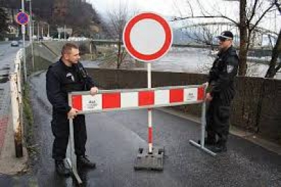 POZOR! Silnice do Dolního Žlebu je uzavřena