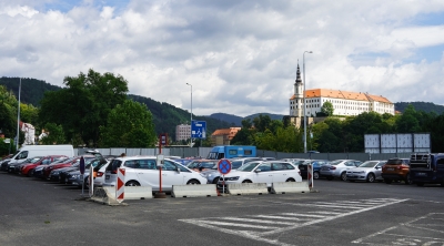 Parkoviště u viaduktu bude částečně uzavřeno